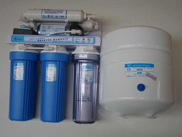 Bình áp của máy lọc nước thường chiếm thể tích khá lớn 